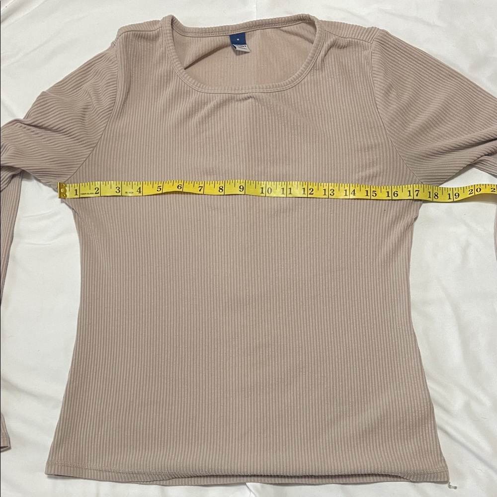 Old Navy Ribbed Long Sleeve Top Medium Taupe Neutral Lightweight Basic - Picture 7 of 9